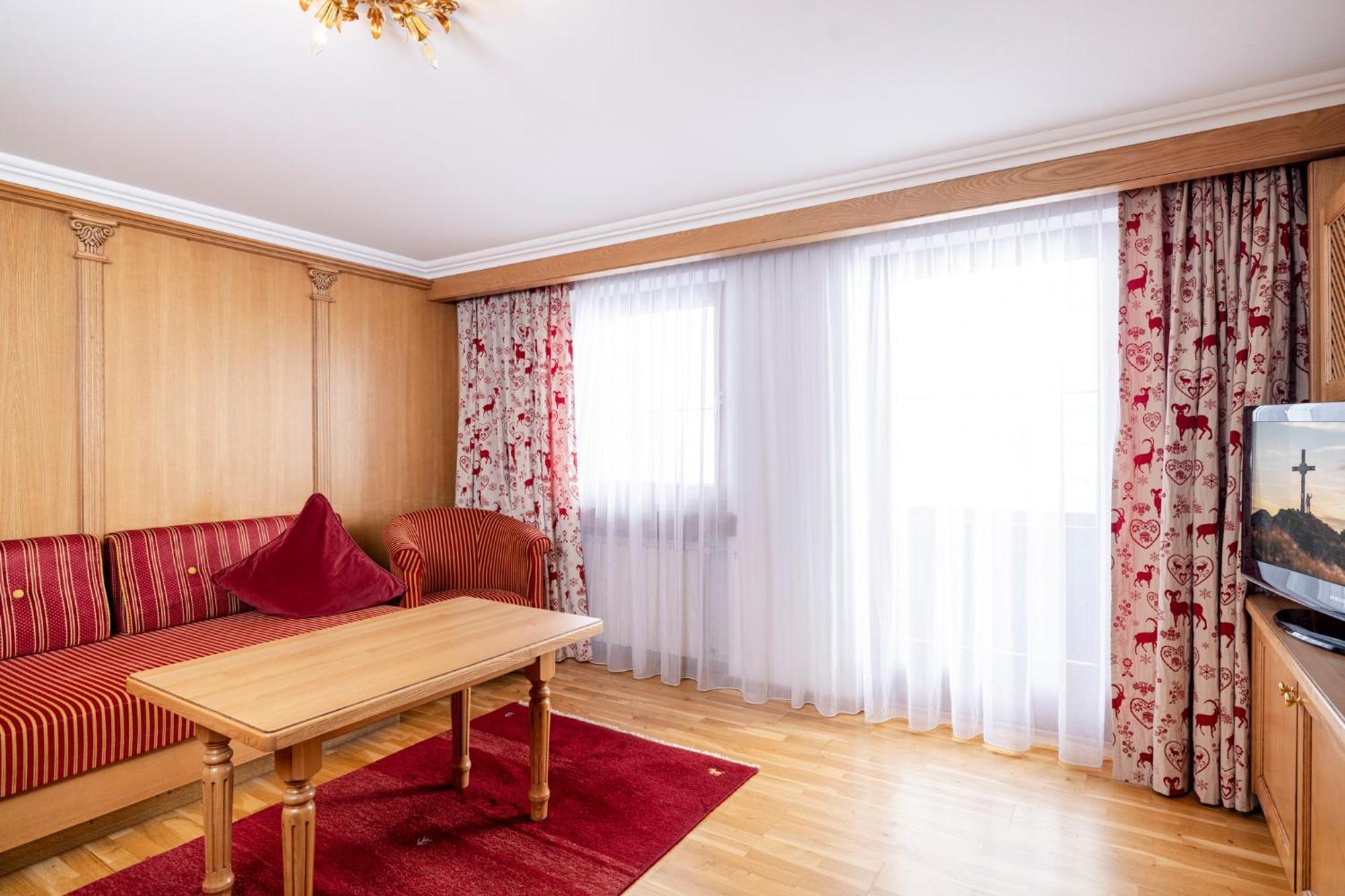 Aparthotel Landhaus St. Joseph Mayrhofen Kültér fotó