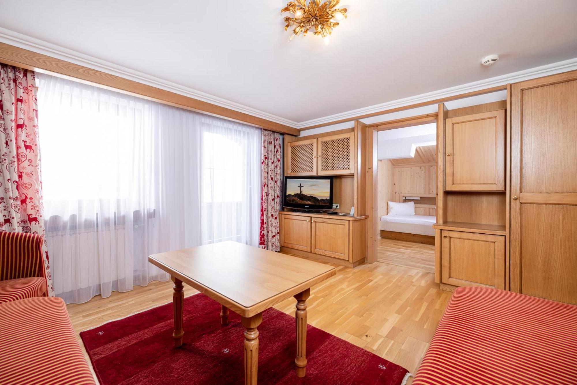 Aparthotel Landhaus St. Joseph Mayrhofen Kültér fotó