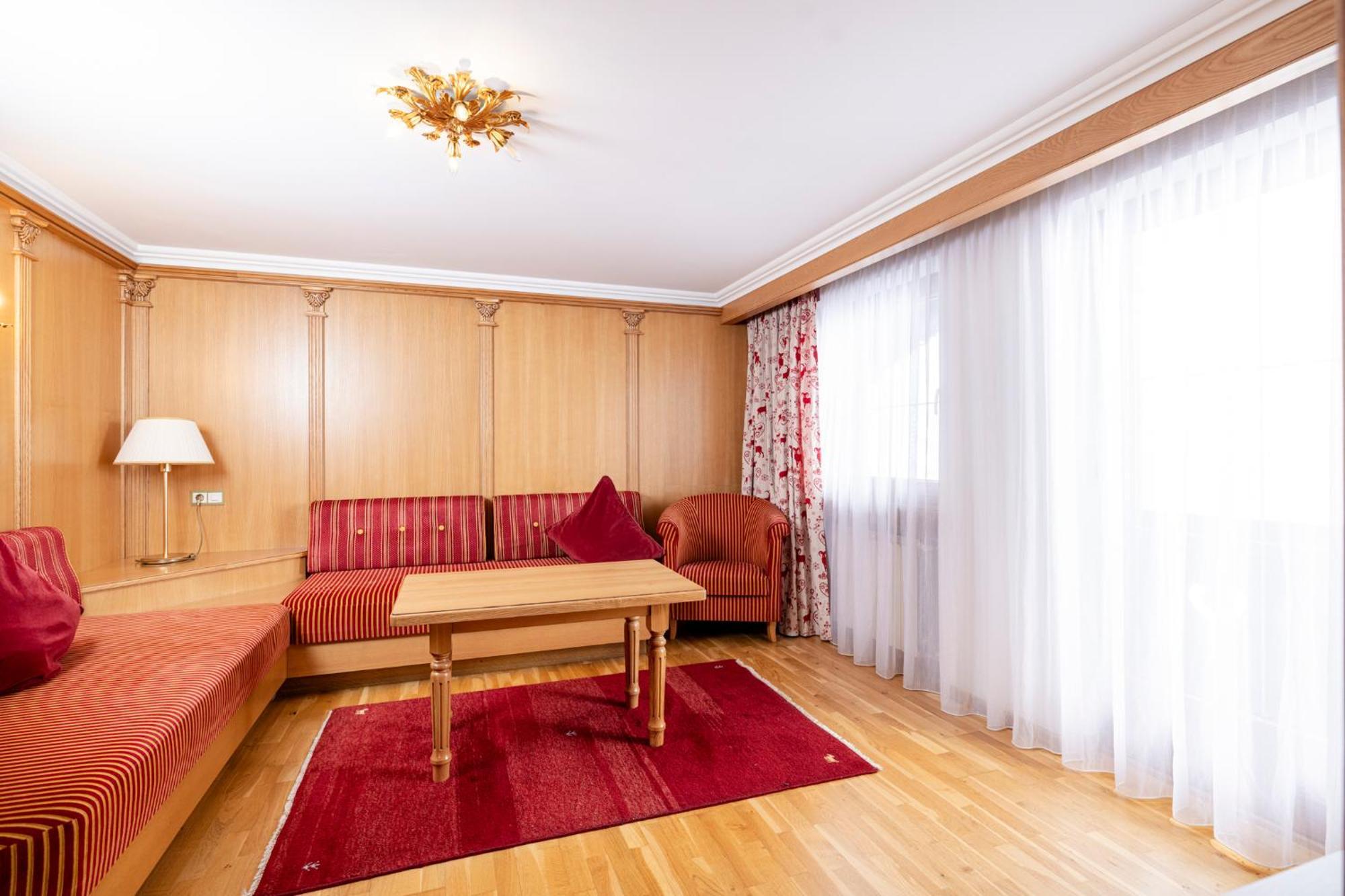 Aparthotel Landhaus St. Joseph Mayrhofen Kültér fotó