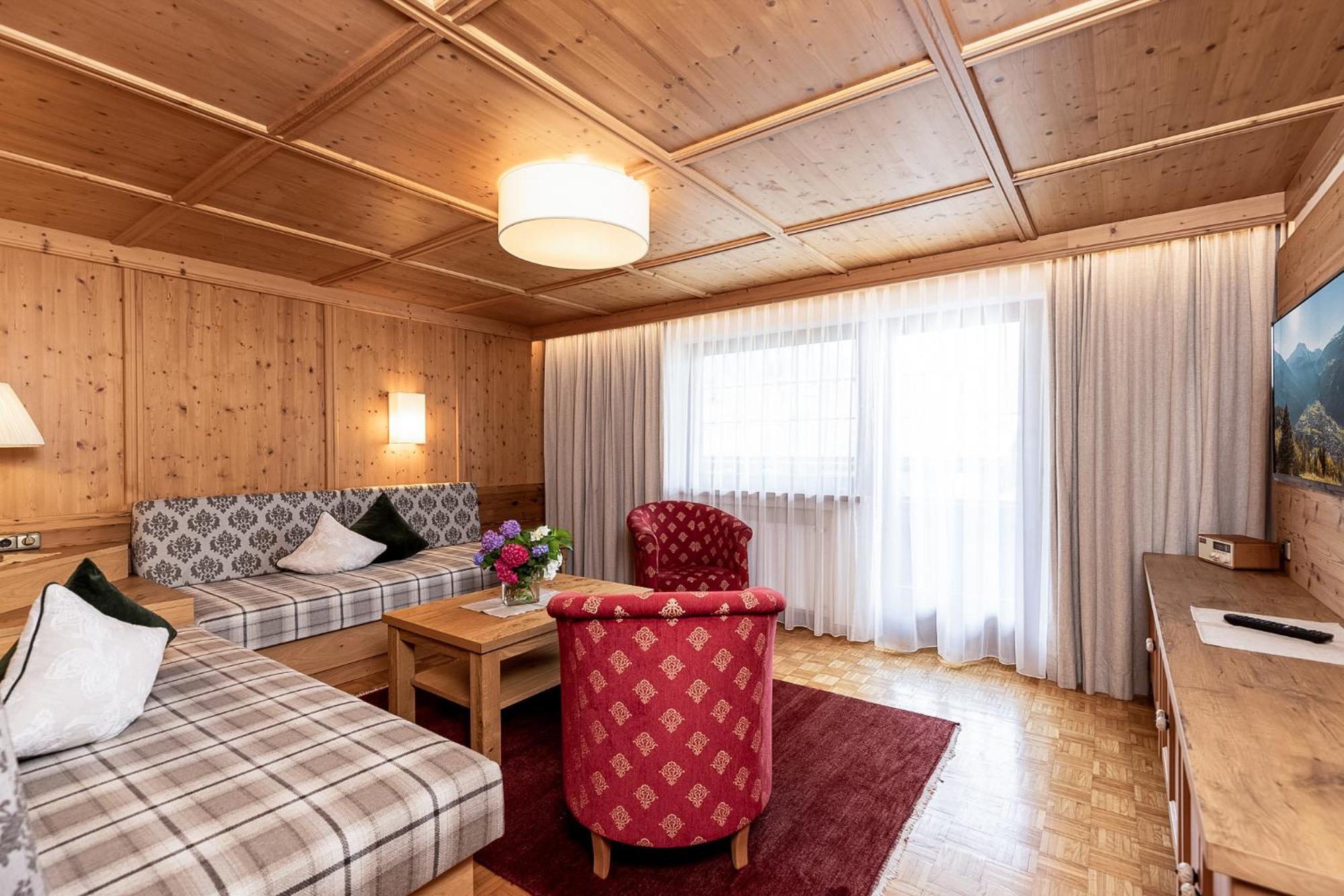 Aparthotel Landhaus St. Joseph Mayrhofen Kültér fotó
