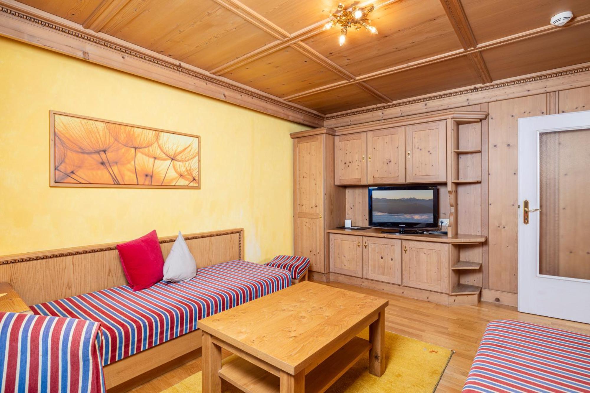Aparthotel Landhaus St. Joseph Mayrhofen Kültér fotó